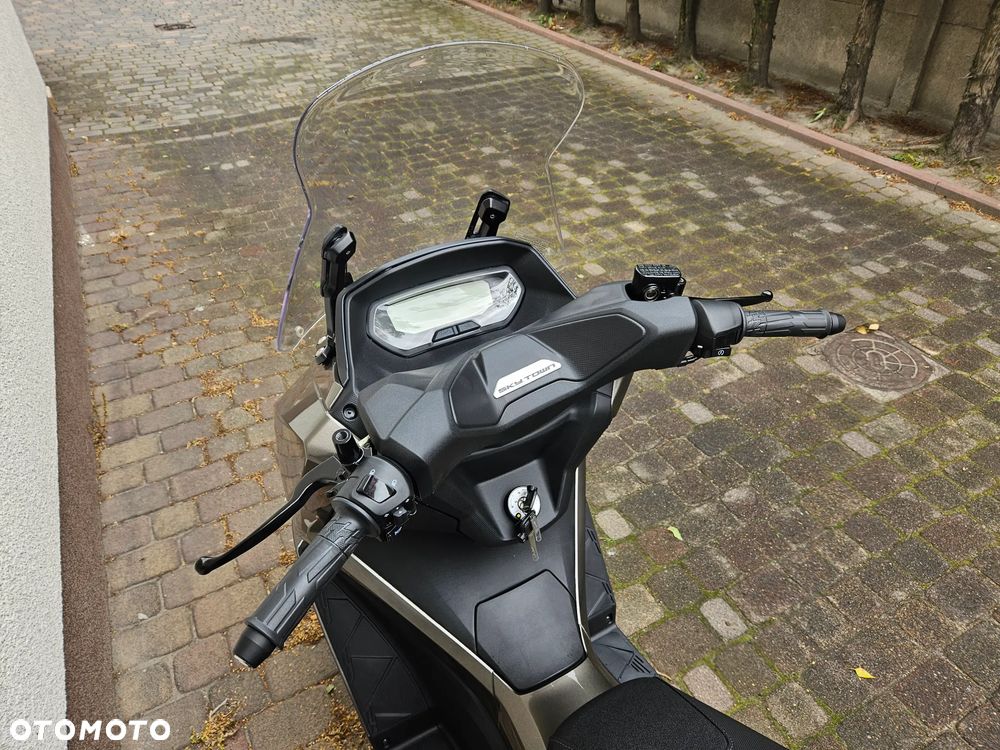 Kymco Skytown - 5