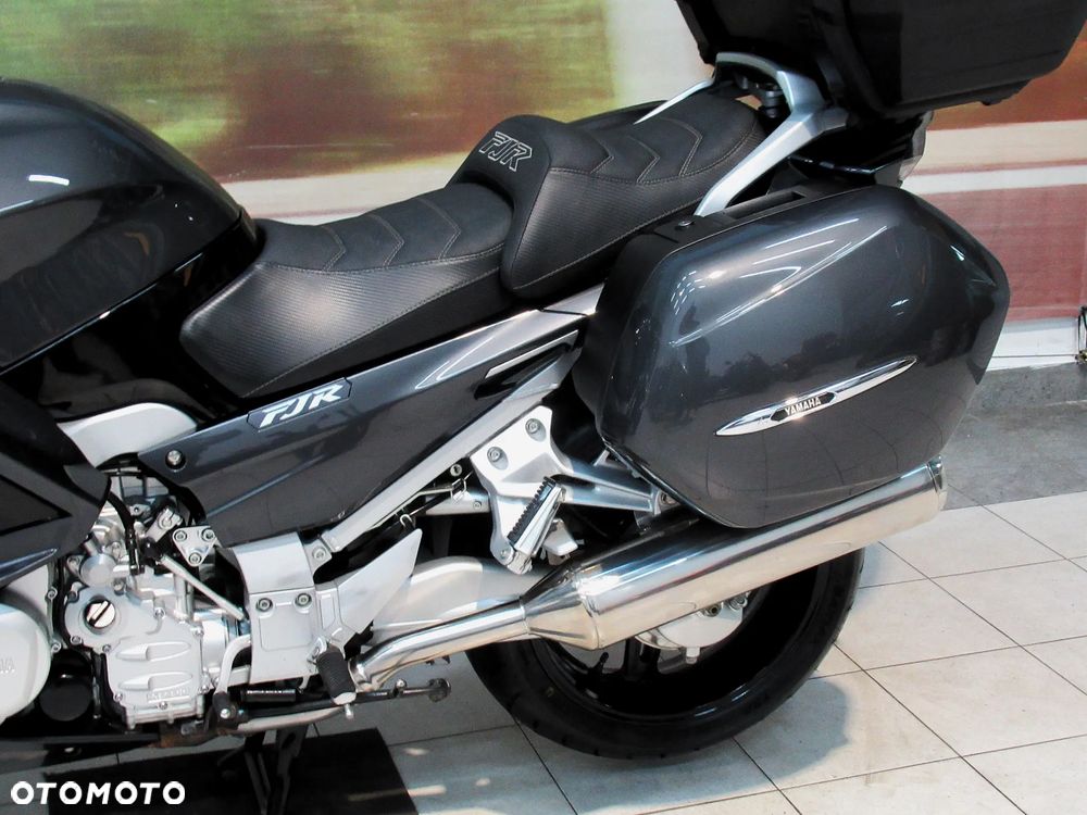 Yamaha FJR - 24