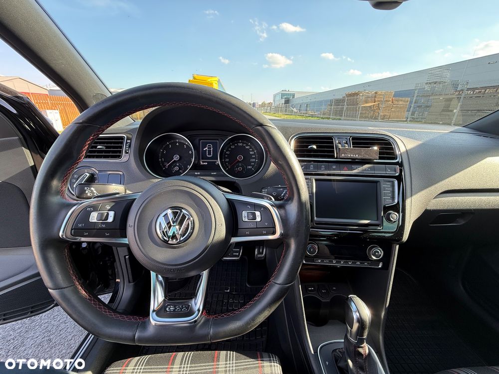 Volkswagen Polo 1.8 TSI BMT GTI DSG - 22