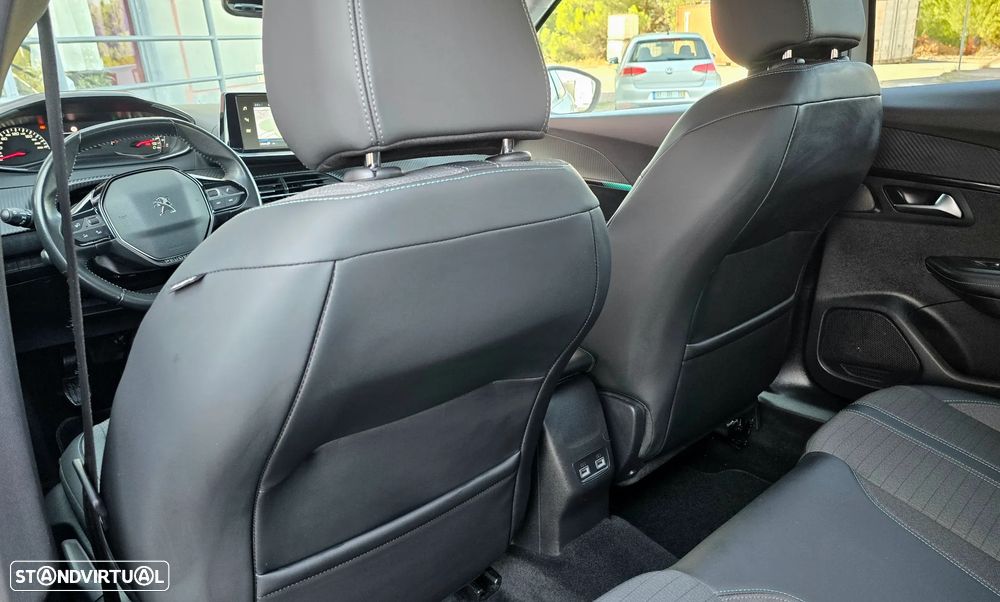 Peugeot 2008 PureTech 100 Stop&Start Allure - 18