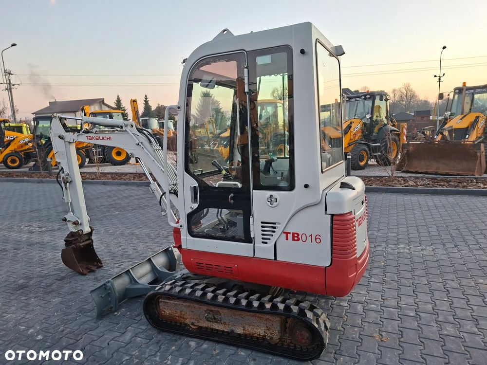 Takeuchi TB016 Rok 2008 - 10