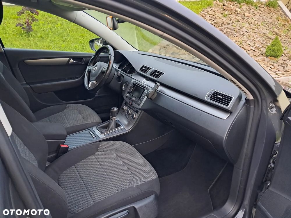 Volkswagen Passat - 7