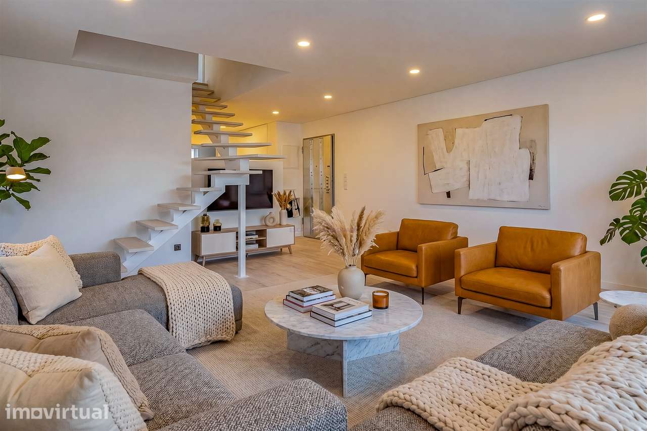 Exclusivo T3+1 Duplex com Terraço e Varanda | Condomínio Fechado com J - Grande imagem: 5/56