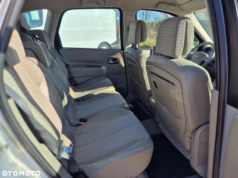 Renault Scenic - 20