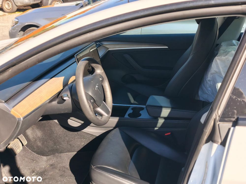 Tesla Model 3 Langstreckenbatterie Allradantrieb Dual Motor - 8