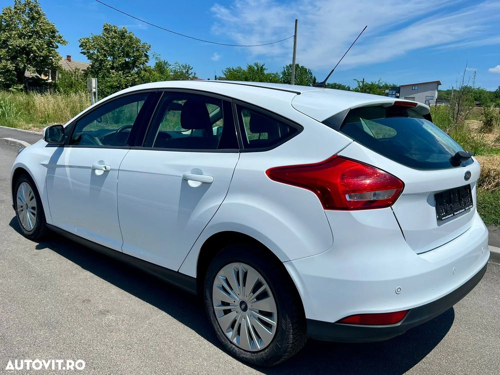 Ford Focus 1.6 TDCi ECOnetic 99g Start-Stopp-Sy SYNC Edition - 3