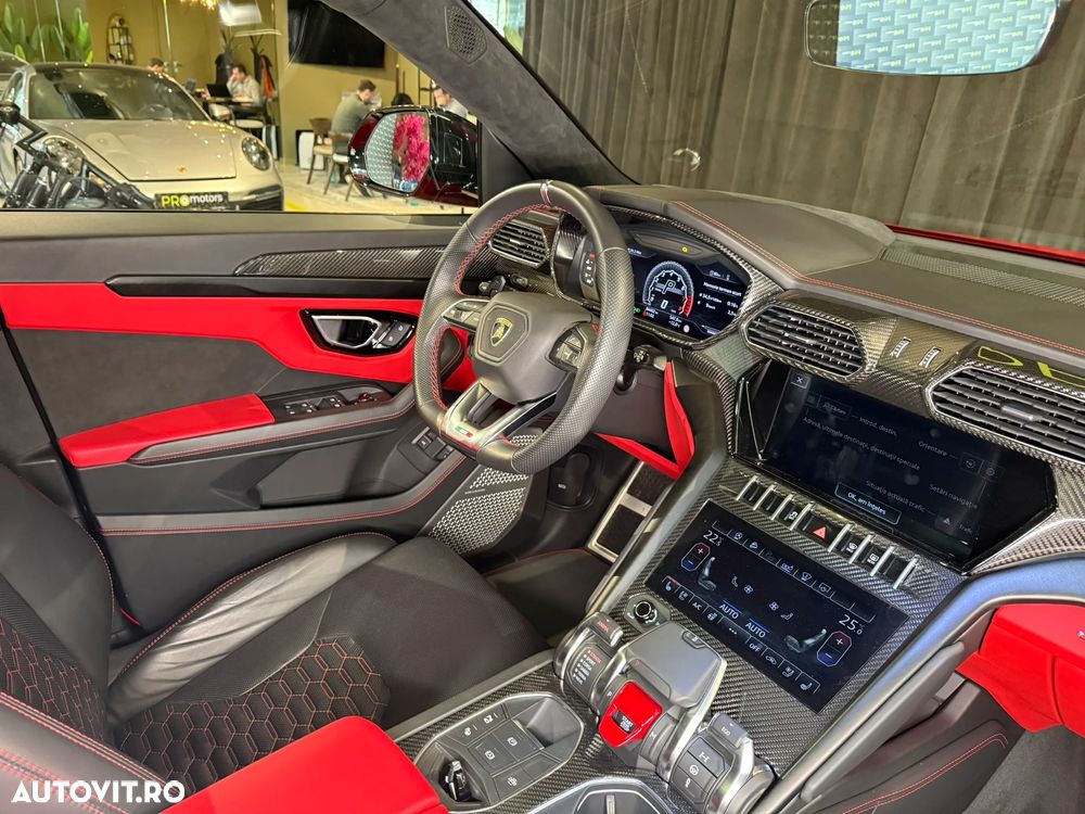 Lamborghini URUS - 40