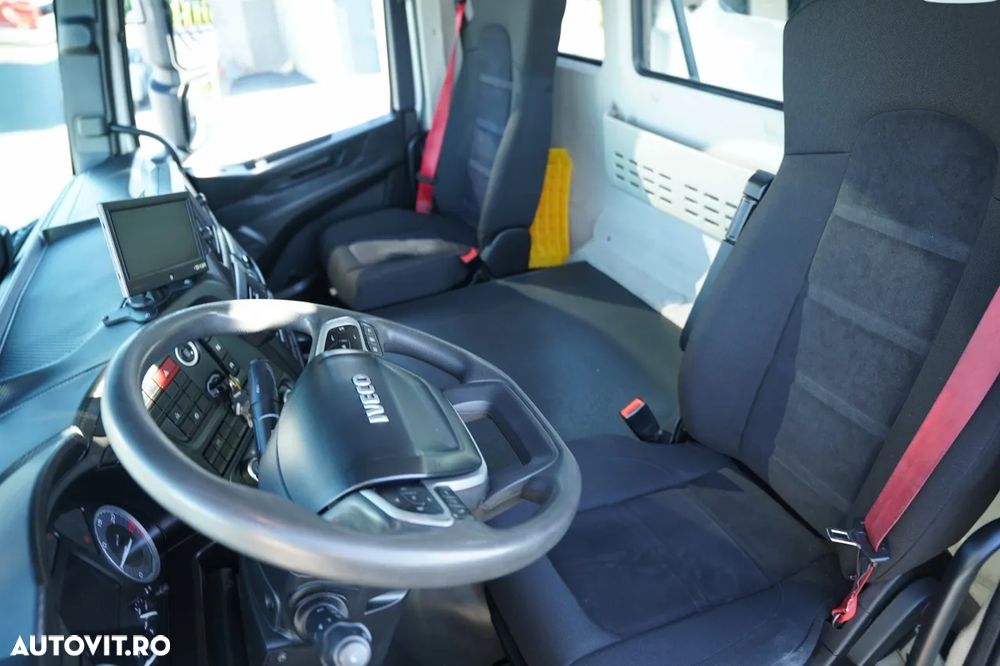 Iveco X-WAY 480 / 8X4 / BASCULATOR DUBLU / BANCĂ LATERALĂ HIDRODOXICĂ / PERDĂ ELECTRICĂ / ANVELOPE 100% / - 28