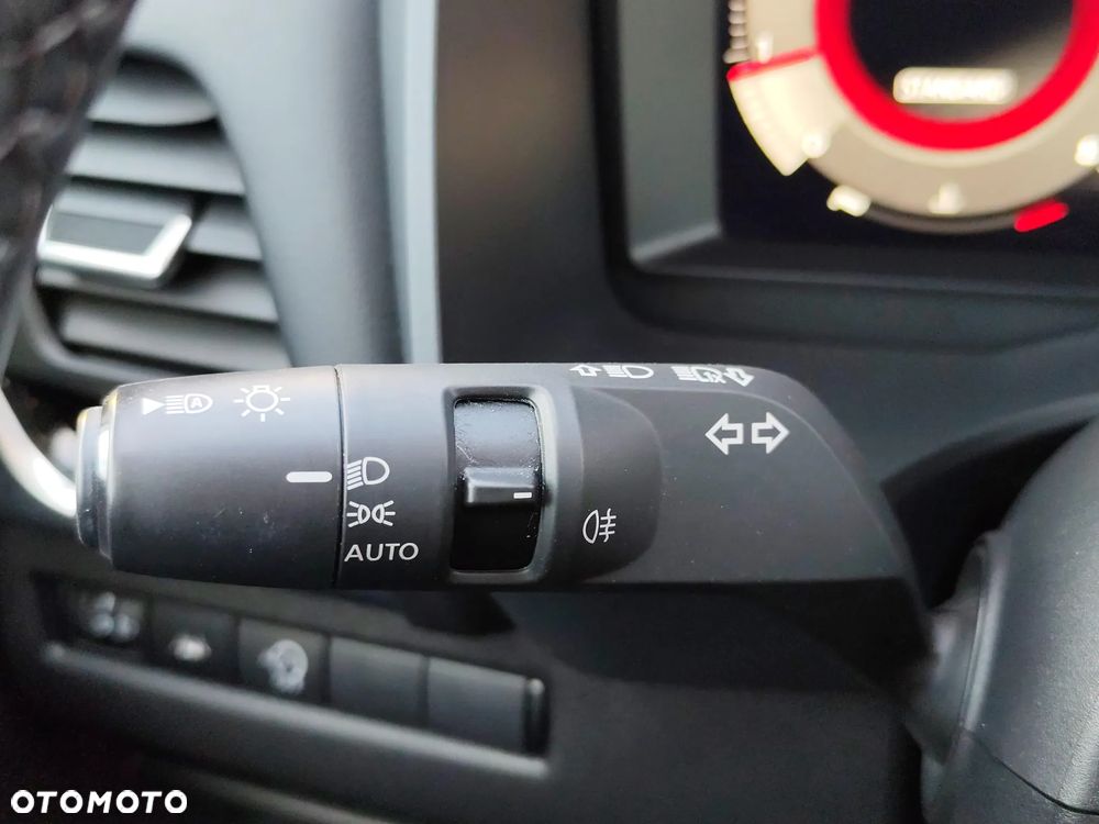 Nissan Qashqai 1.3 DIG-T N-CONNECTA - 23