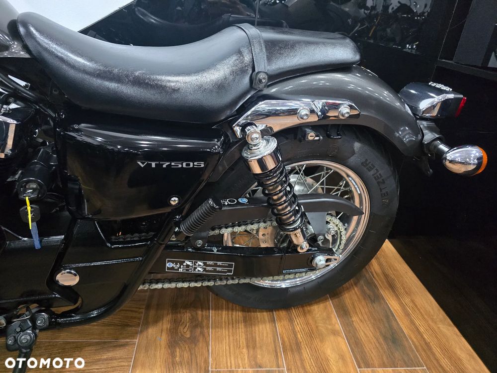 Honda Shadow - 13