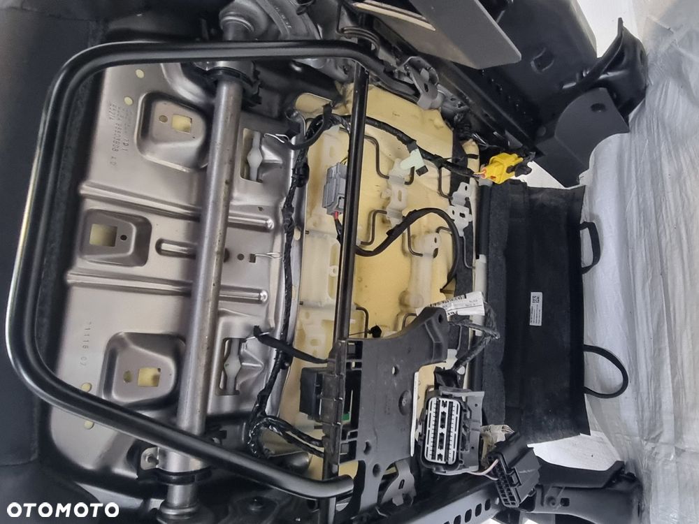 fotel lewy kierowcy Ford Kuga MK2 EUROPA - 4