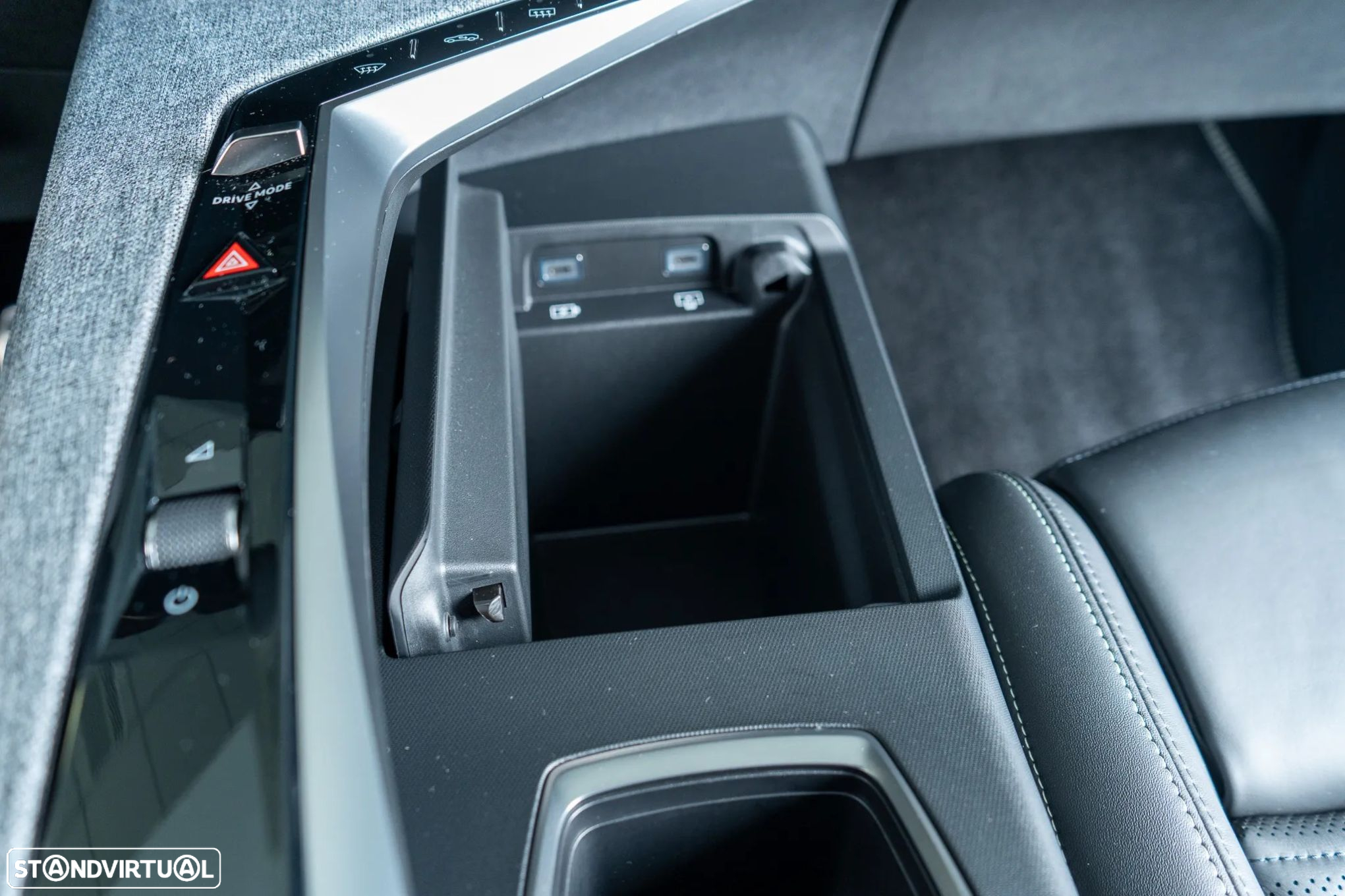 Peugeot E-5008 73 kWh GT - 32