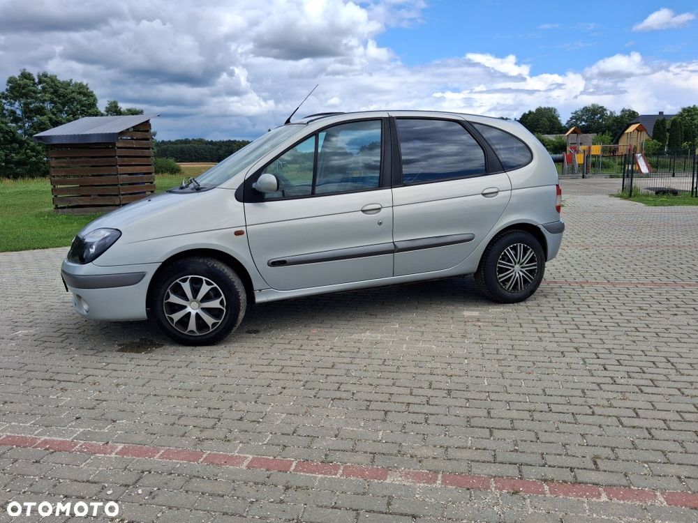 Renault Scenic - 1