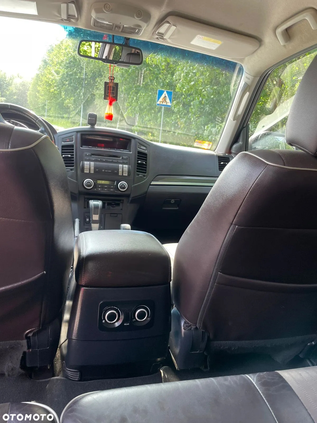 Mitsubishi Pajero - 9