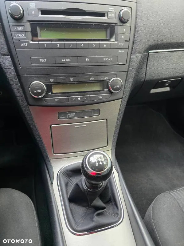 Toyota Avensis 1.8 Sol EU5 - 10