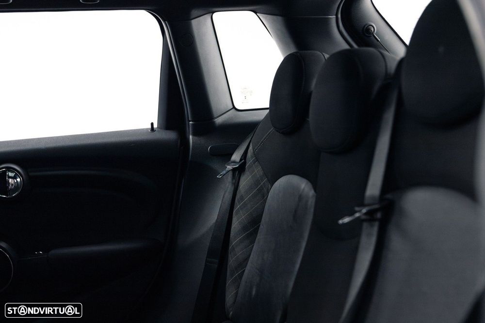 MINI 5 Portas Cooper D Auto - 21