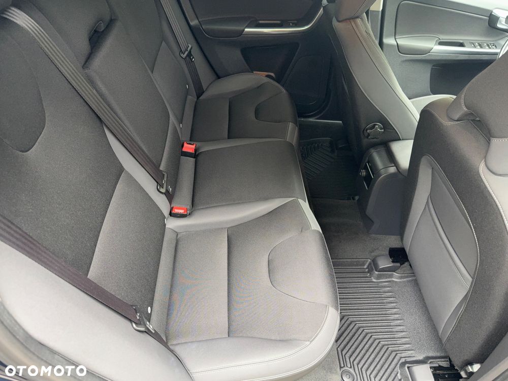 Volvo XC 60 D4 Geartronic Summum - 17