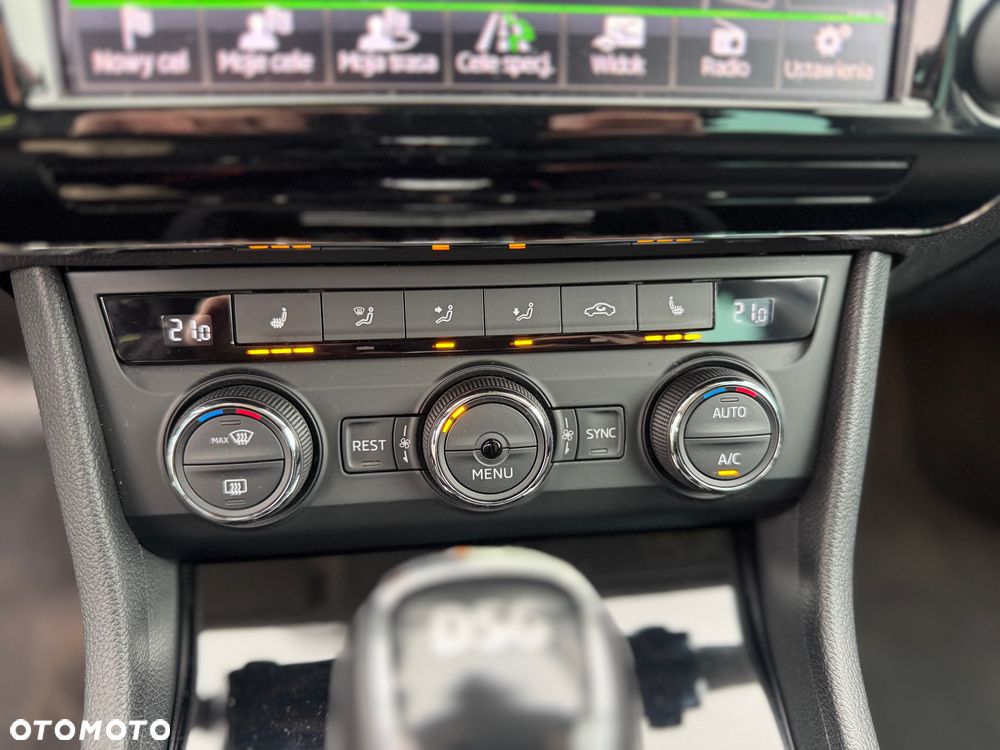 Skoda Superb 2.0 TDI DSG Premium Edition - 26