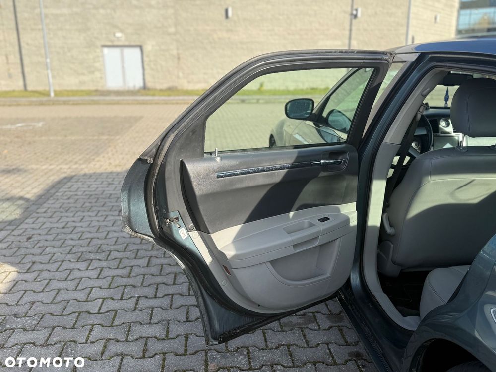 Chrysler 300C 3.5 V6 - 12