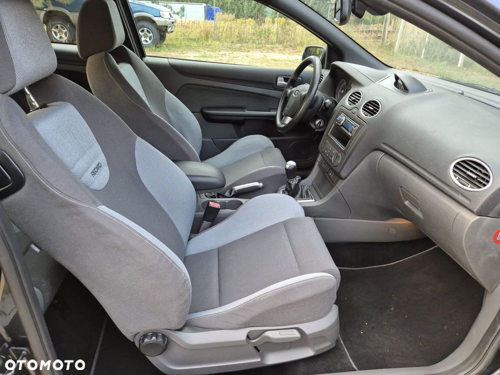 Ford Focus 2.5 ST - 27