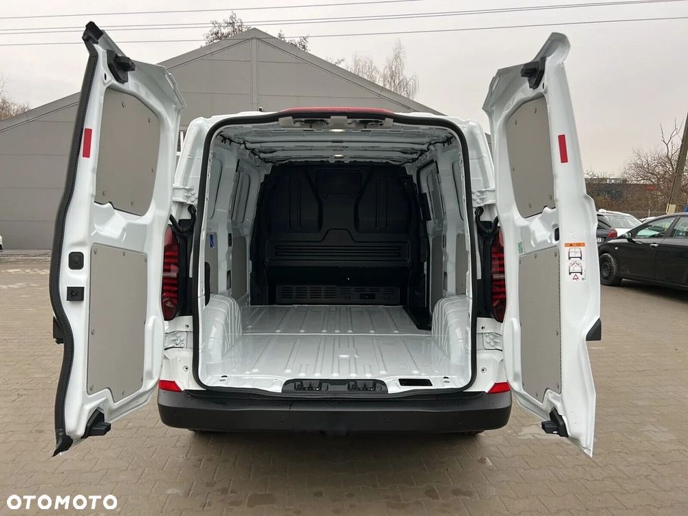 Volkswagen Transporter Furgon 2.0 TDI 150 KM manual - 12