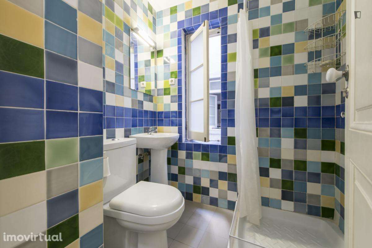 Quarto - localizado em Intendente Lisbon - Grande imagem: 4/17