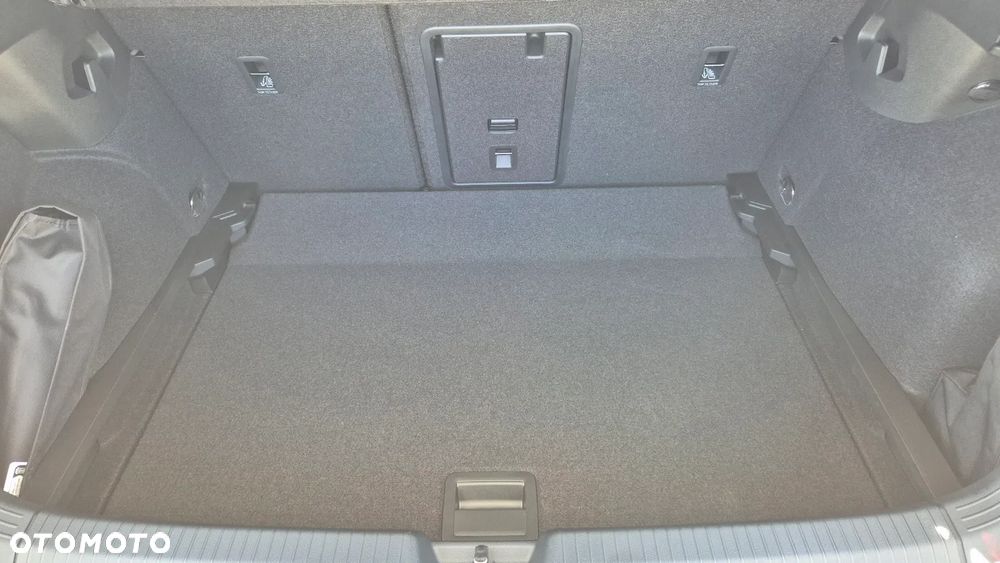 Volkswagen Golf 1.5 eTSI mHEV R-Line Plus DSG - 3