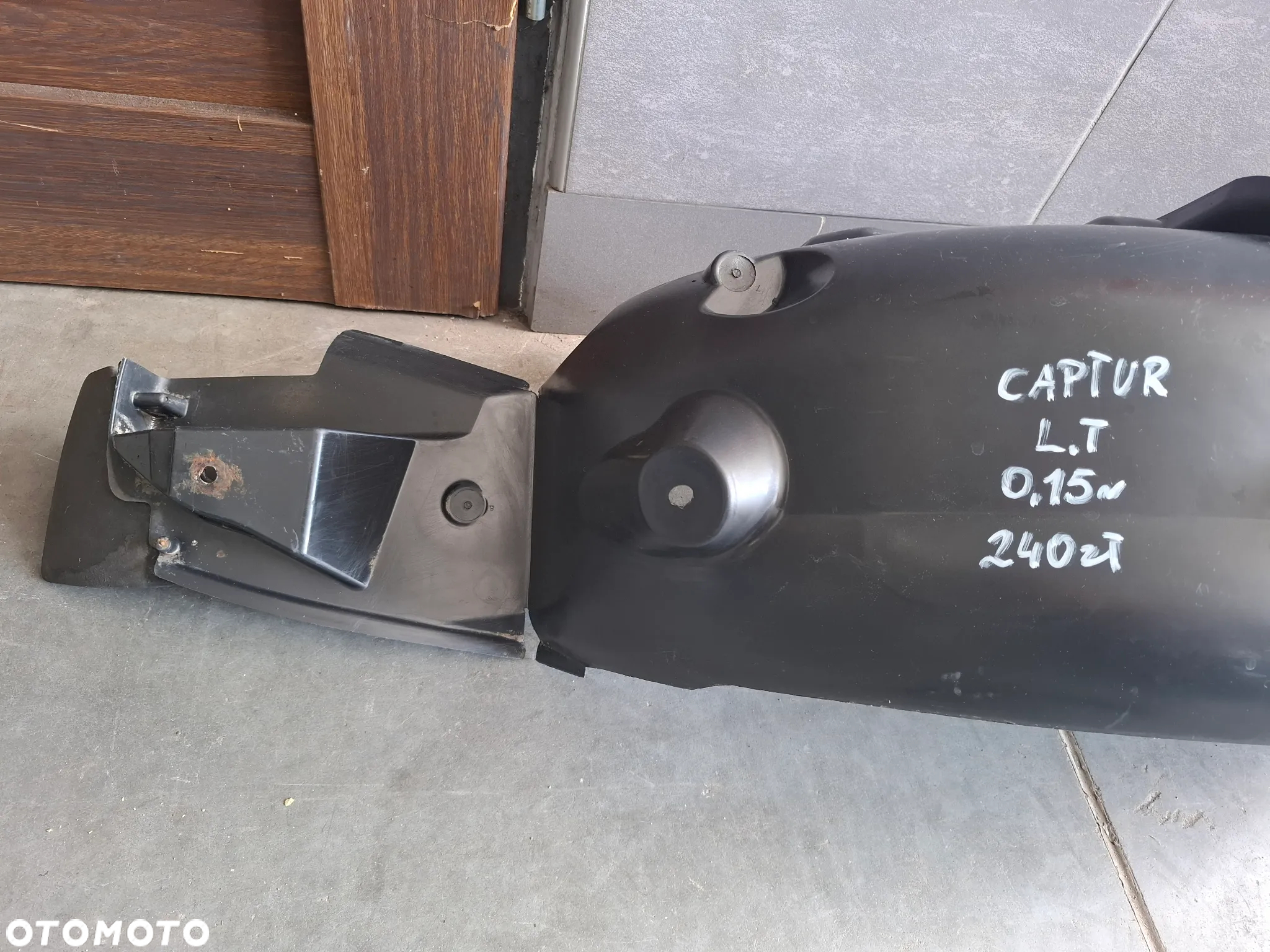 Nadkole lewy tył Renault Captur 2015 rok nr 767496800R - 3