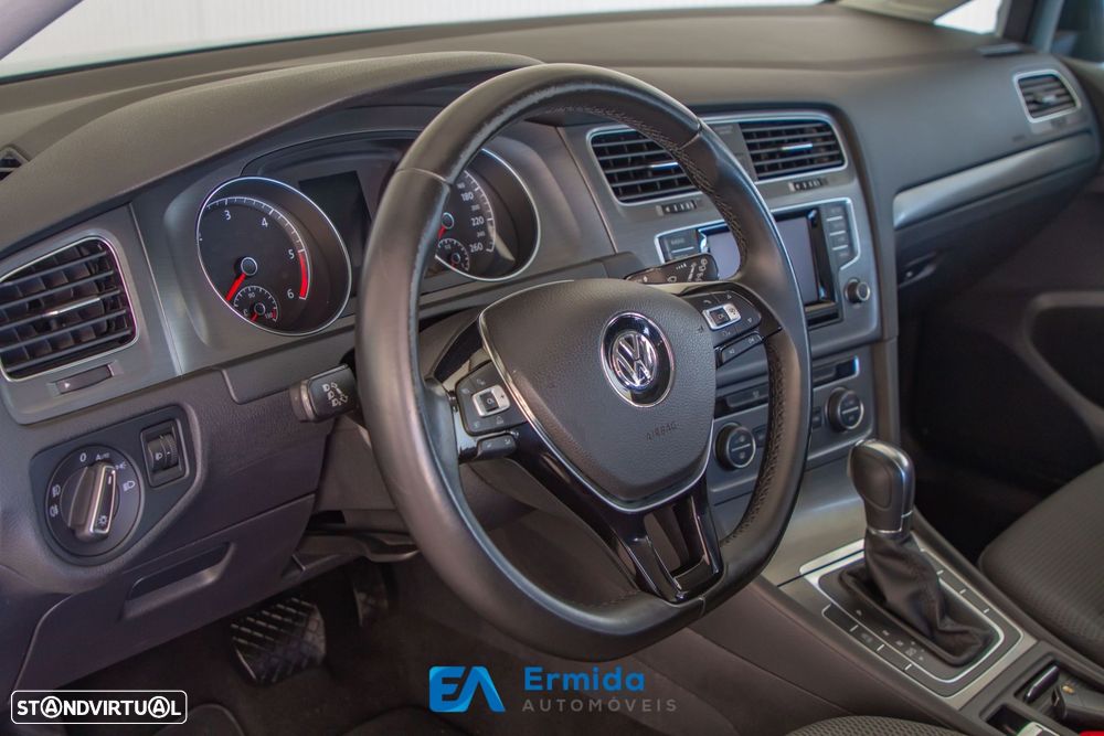 VW Golf 1.6 TDi Confortline DSG - 32
