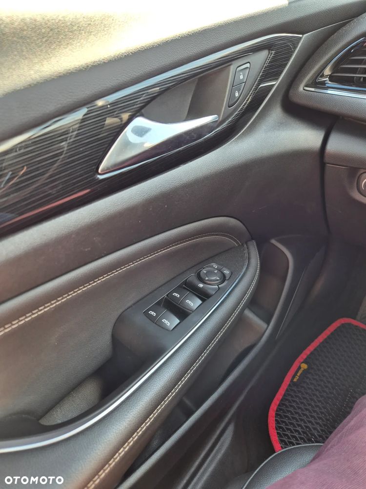 Opel Insignia 1.5 T Innovation S&S - 14