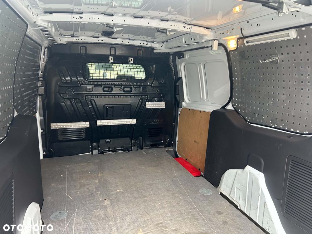Ford Transit Connect - 18