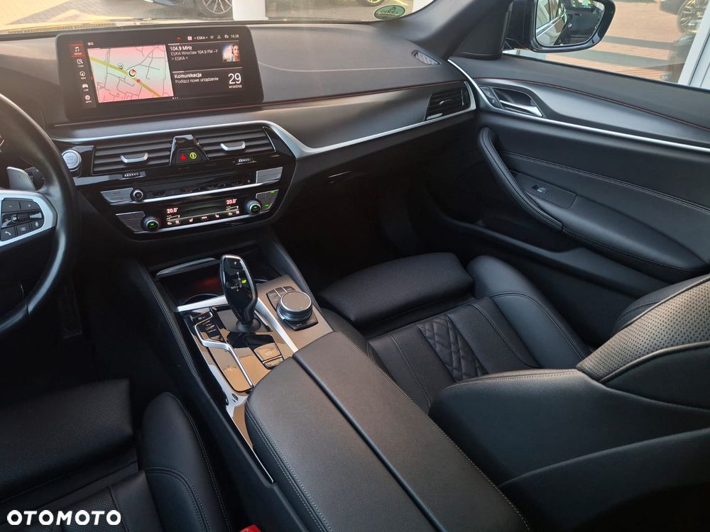 BMW Seria 5 520d M Sport - 7