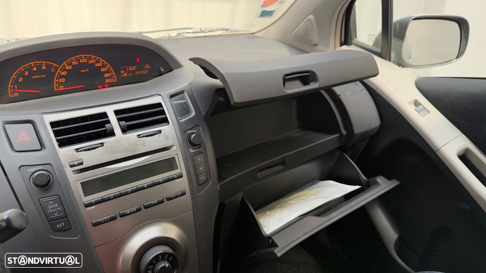 Toyota Yaris 1.4 D-4D Sol - 21