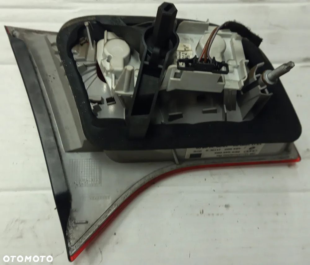 Audi A4 B7 kombi lampa tył tylna prawa  8E9945094 - 7