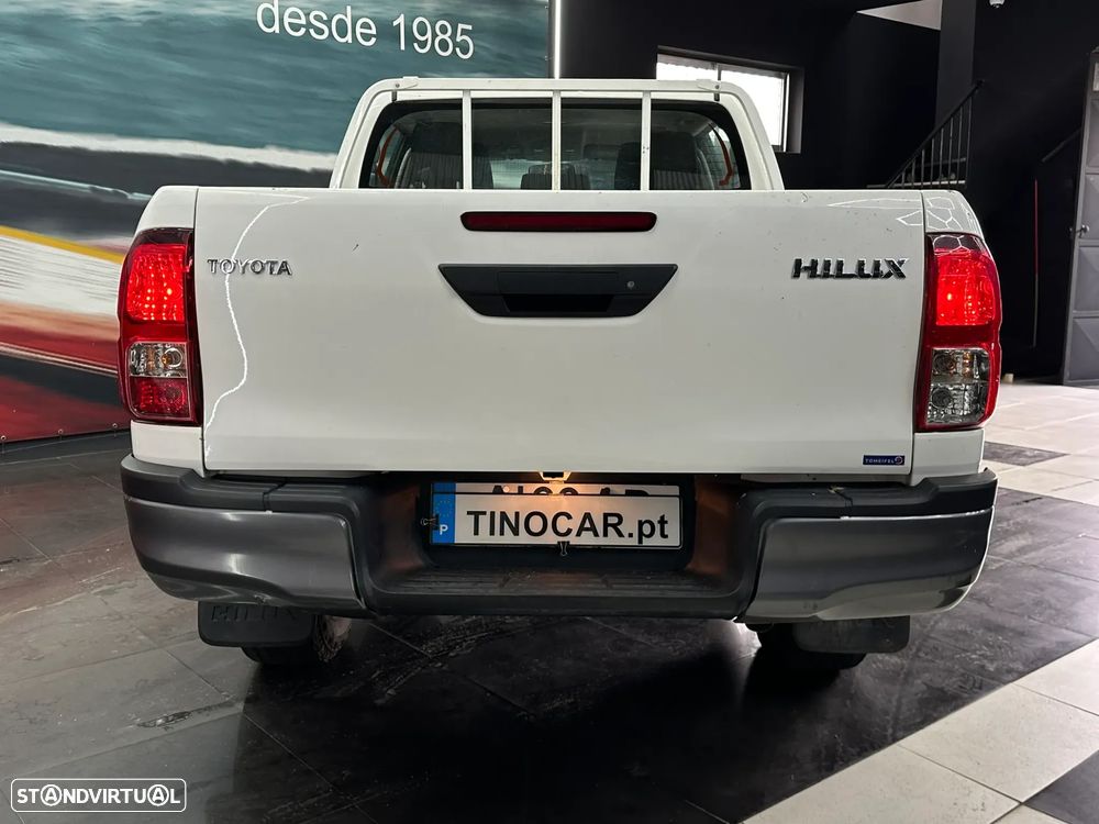 Toyota Hilux 2.4 D-4D 4WD CD CM - 7