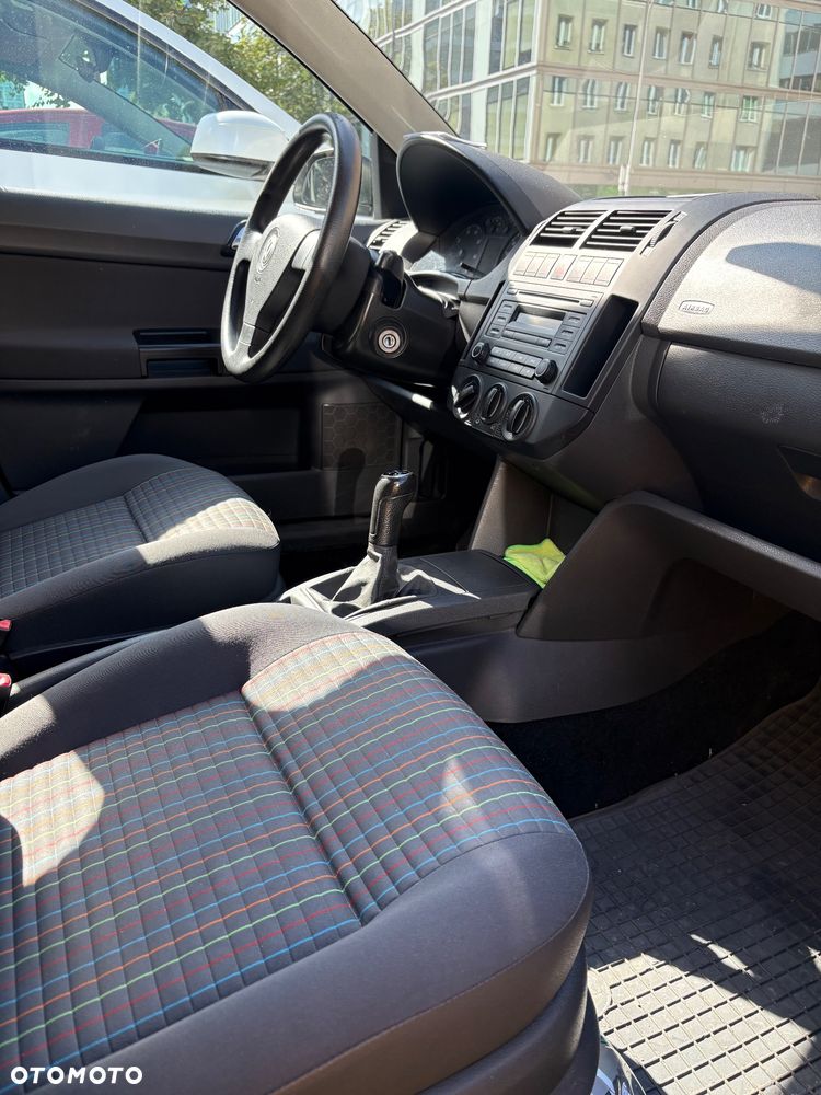 Volkswagen Polo 1.4 16V Trendline - 7