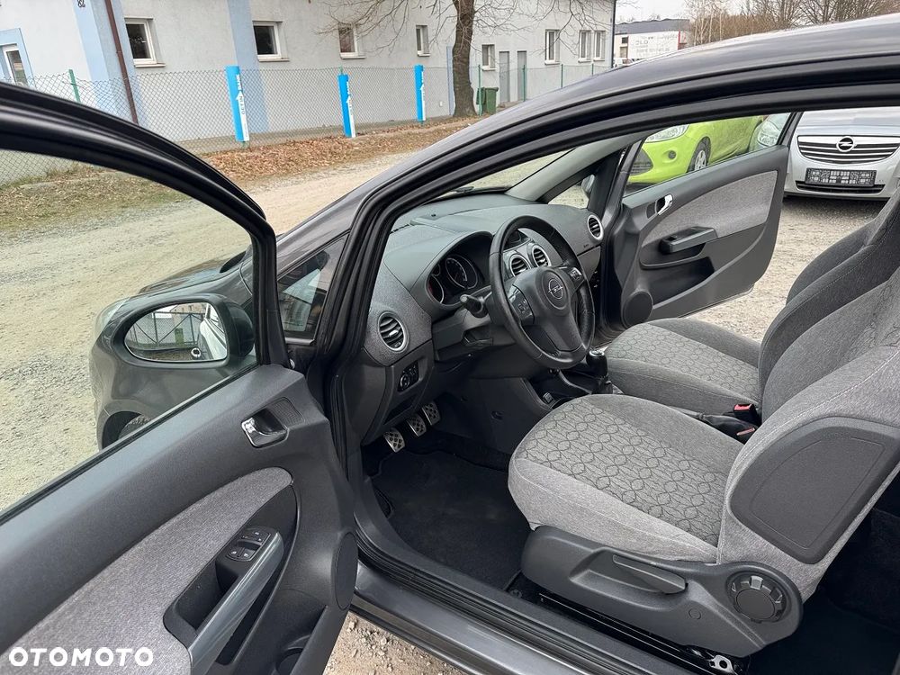 Opel Corsa 1.4 16V Sport - 23