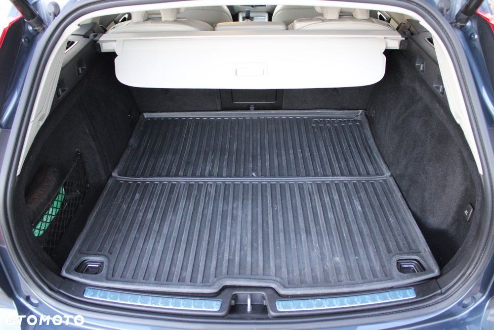 Volvo V60 Cross Country - 13