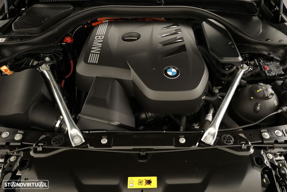 BMW 530 e Pack Desportivo M - 27
