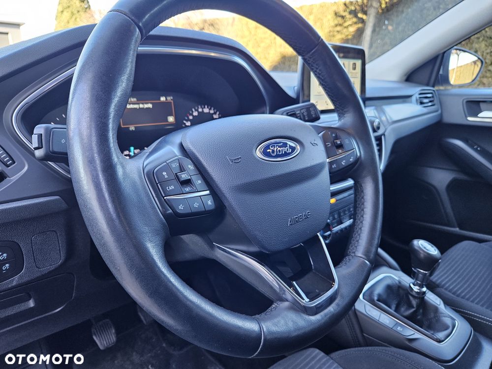 Ford Focus 2.0 EcoBlue Start-Stopp-System TITANIUM - 19