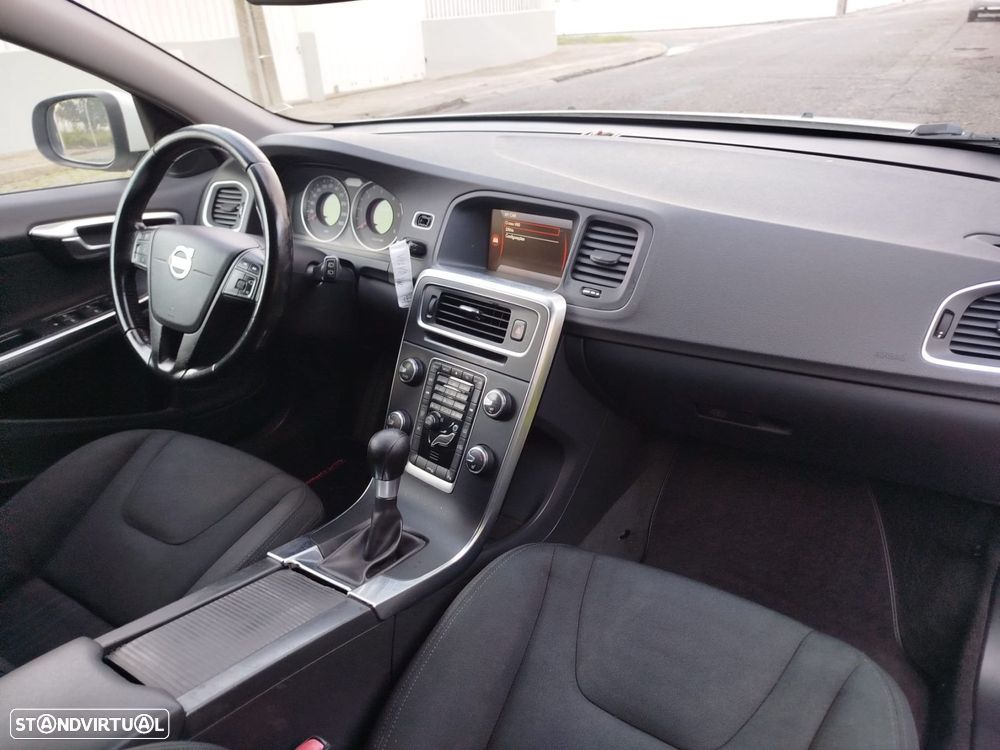 Volvo V60 1.6 D2 Drive Summum Start/Stop - 17