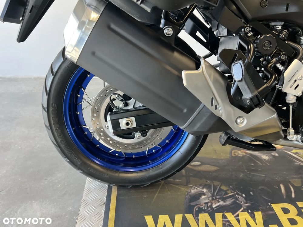 Suzuki V-STROM - 32
