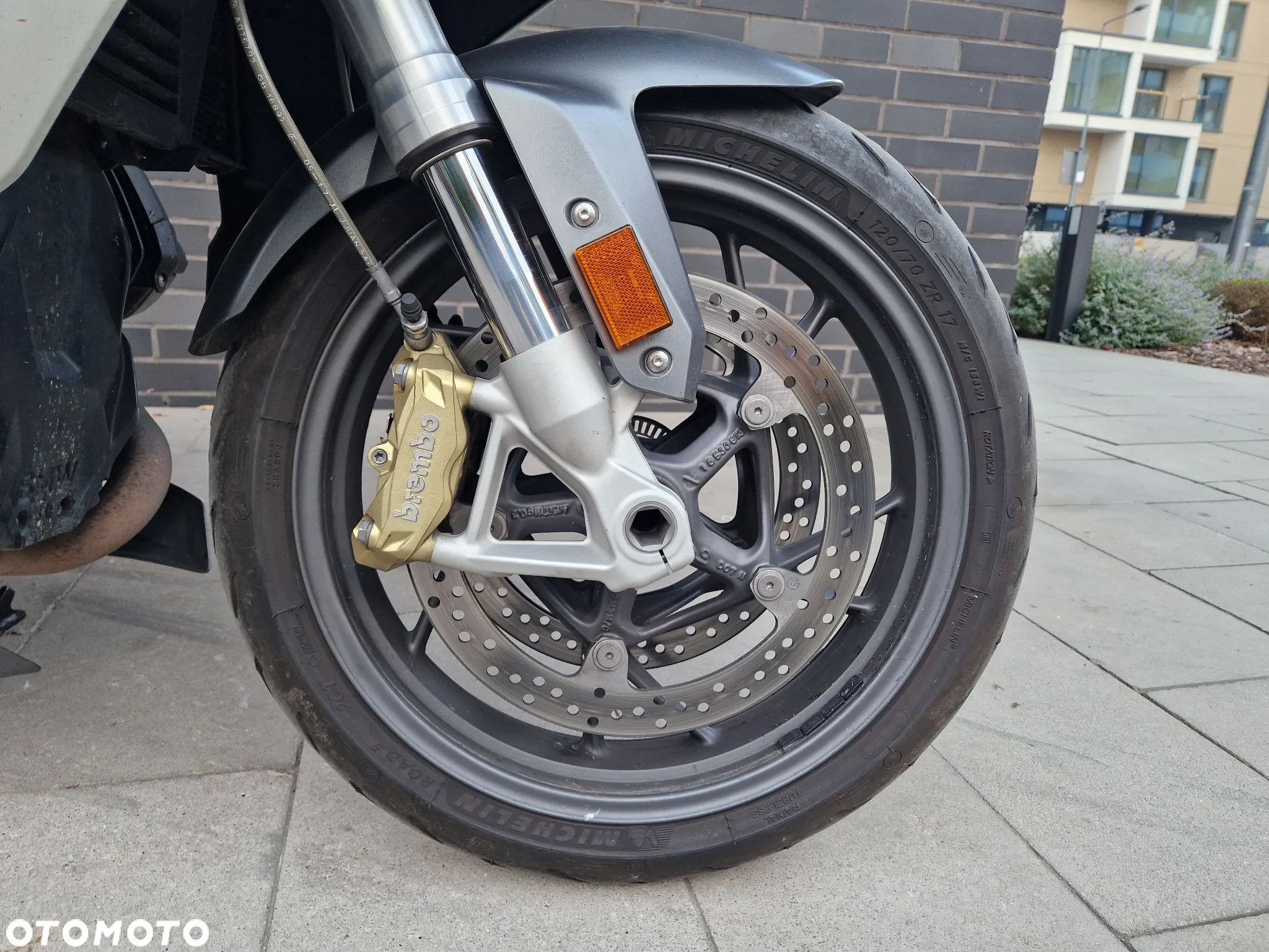 BMW R - 8