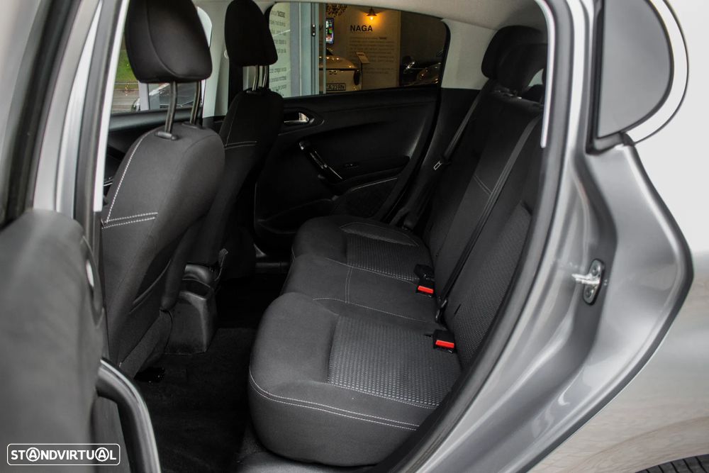 Peugeot 208 1.2 PureTech Active - 26