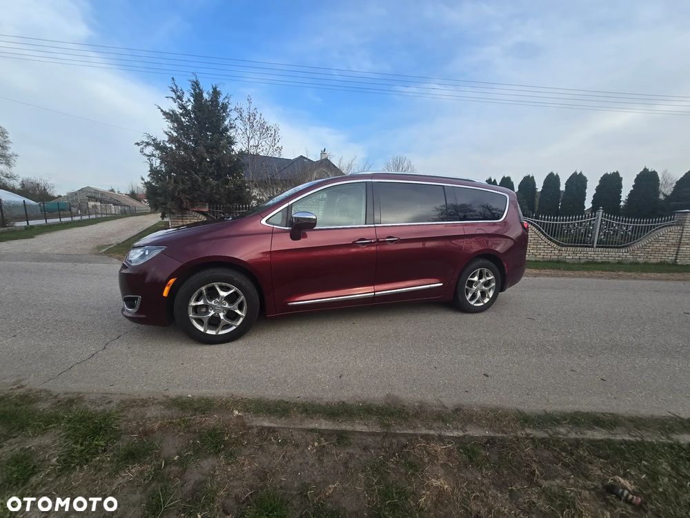 Chrysler Pacifica - 10