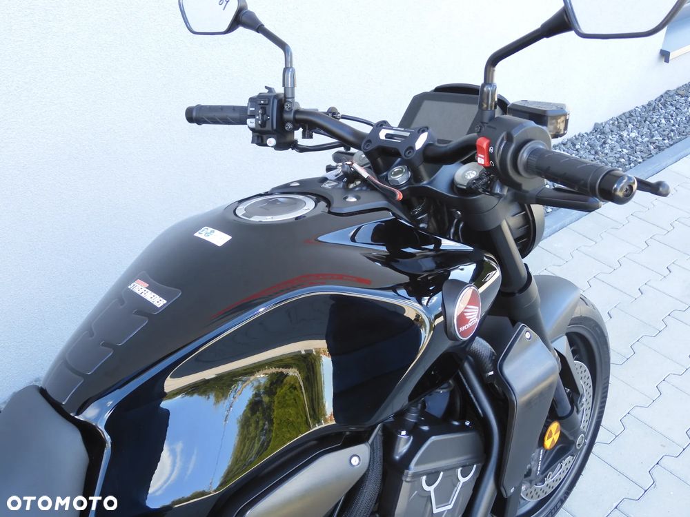 Honda CB - 10