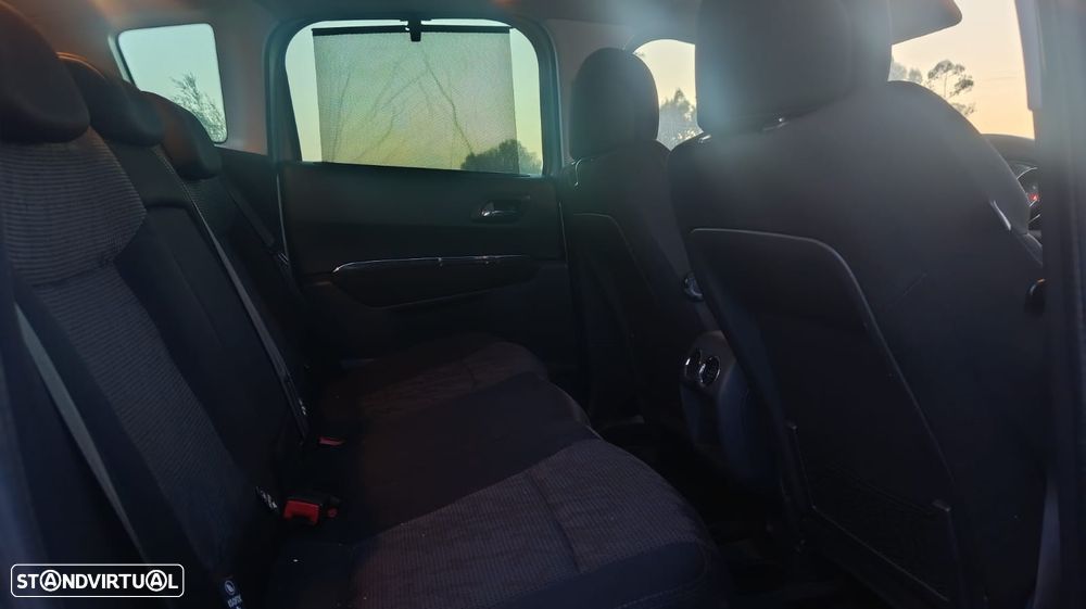 Peugeot 3008 1.6 HDi Sport — fotografia 12