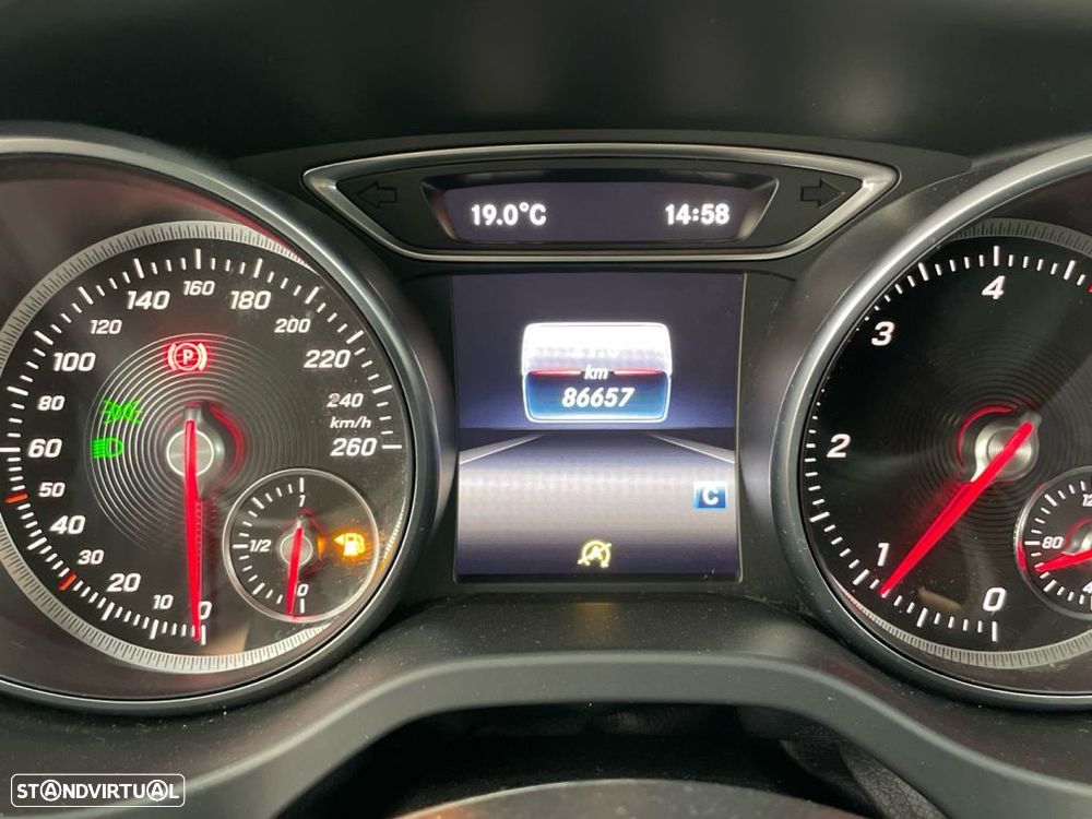 Mercedes-Benz CLA 180 d Shooting Brake - 9