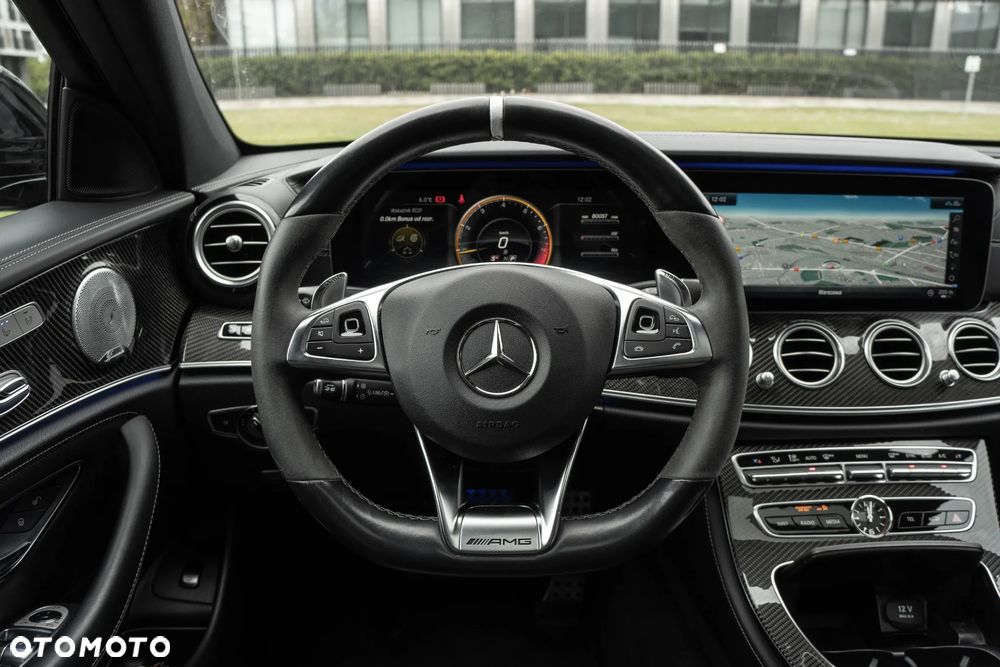 Mercedes-Benz Klasa E AMG 63 S 4Matic+ 9G-TRONIC - 26