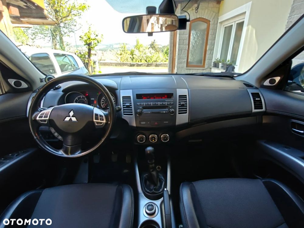 Mitsubishi Outlander 2.0 DID Intense + - 6